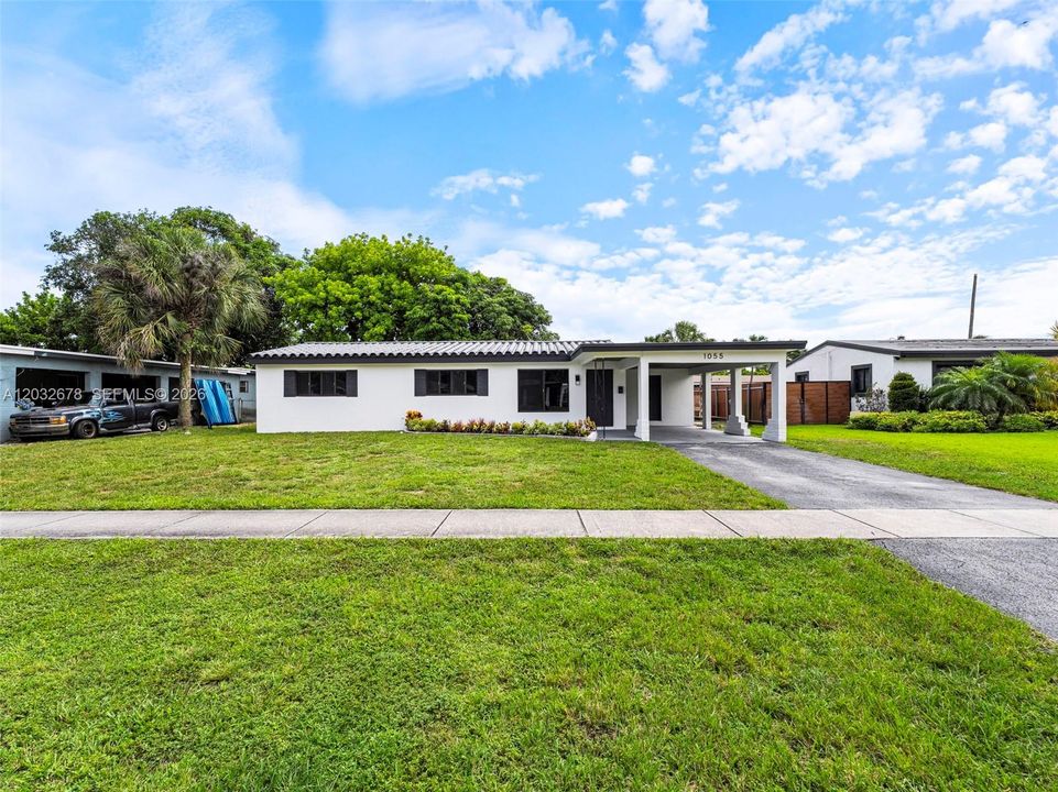 En Venta: $559,900 (4 camas, 3 baños, 1435 Pies cuadrados)