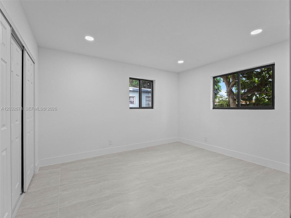 En Venta: $559,900 (4 camas, 3 baños, 1435 Pies cuadrados)