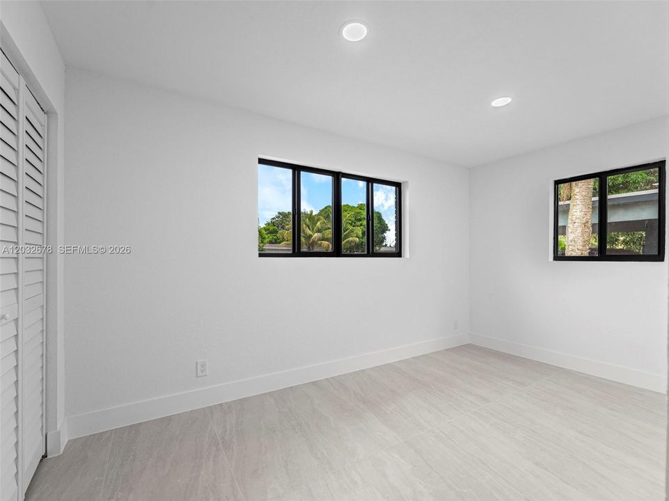 En Venta: $559,900 (4 camas, 3 baños, 1435 Pies cuadrados)