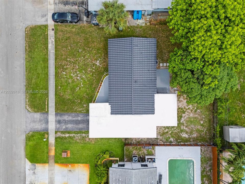 En Venta: $559,900 (4 camas, 3 baños, 1435 Pies cuadrados)