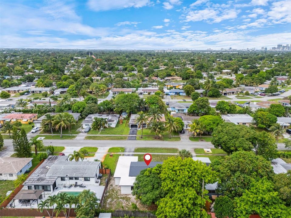 En Venta: $559,900 (4 camas, 3 baños, 1435 Pies cuadrados)