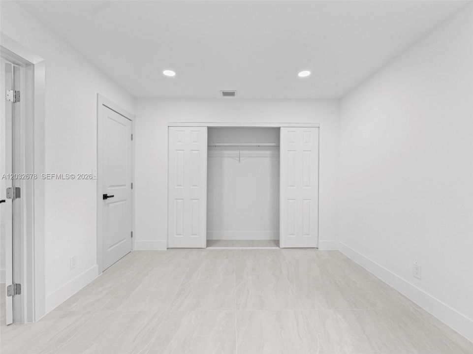 En Venta: $559,900 (4 camas, 3 baños, 1435 Pies cuadrados)