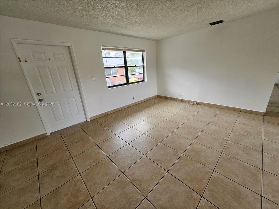 For Rent: $2,200 (2 beds, 2 baths, 2780 Square Feet)