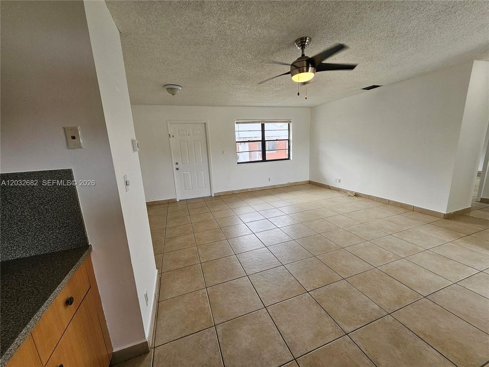 For Rent: $2,200 (2 beds, 2 baths, 2780 Square Feet)