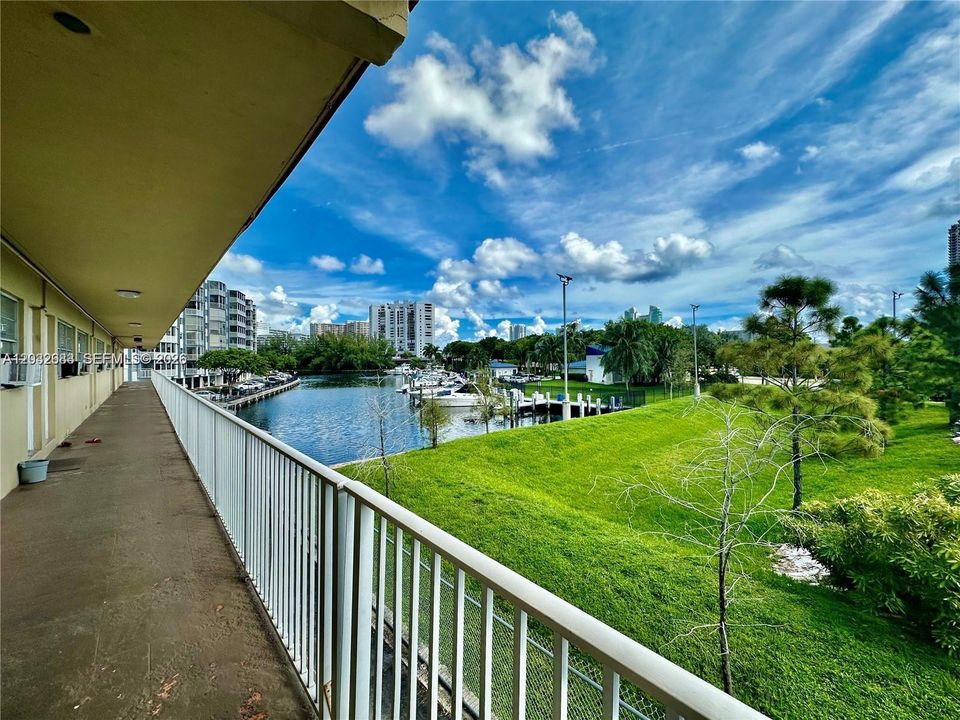 For Sale: $135,000 (1 beds, 1 baths, 320 Square Feet)