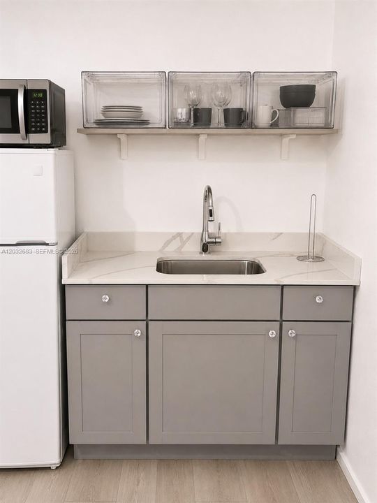 For Sale: $135,000 (1 beds, 1 baths, 320 Square Feet)