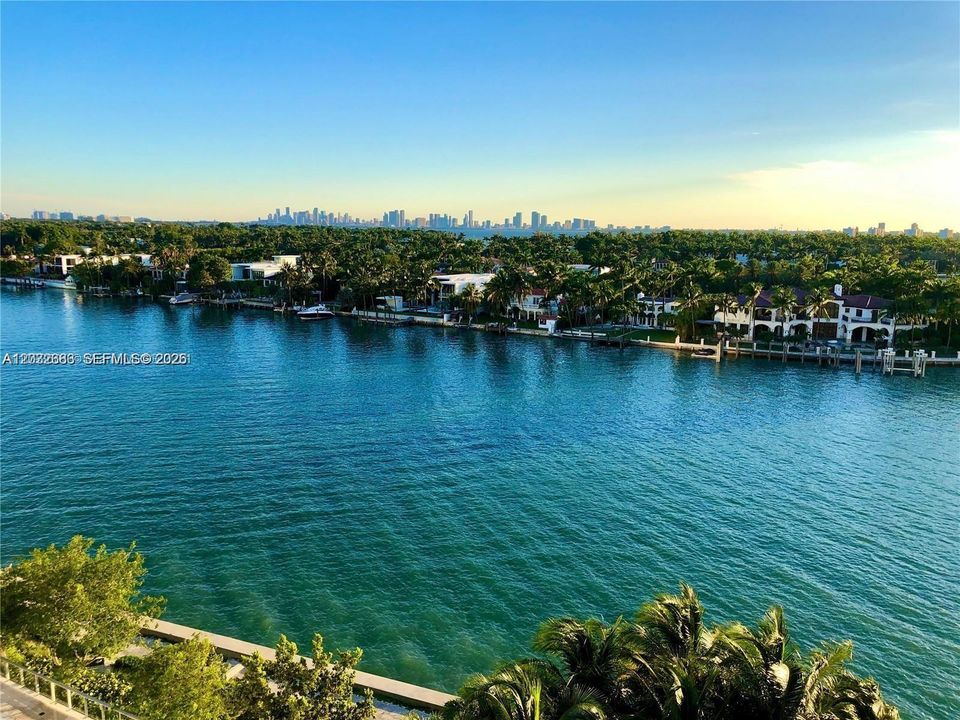 For Rent: $5,000 (2 beds, 2 baths, 952 Square Feet)