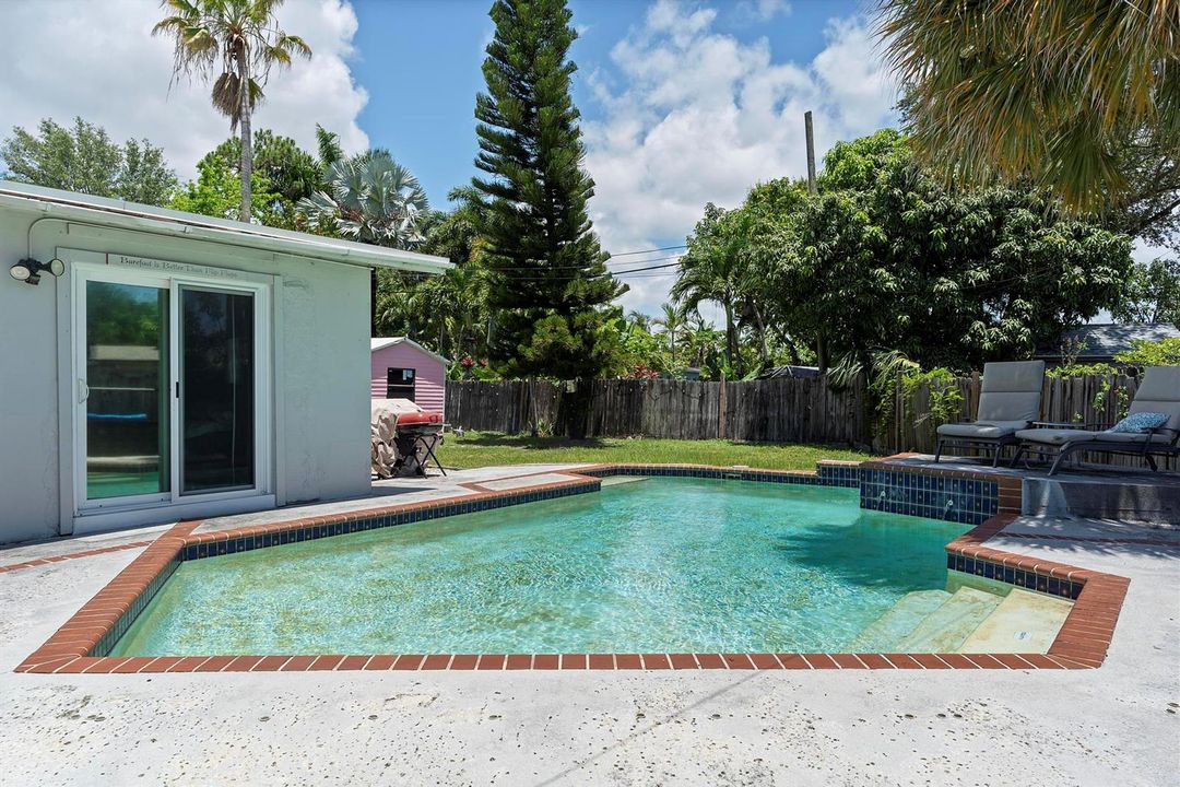 2807 SW 14th St - 065