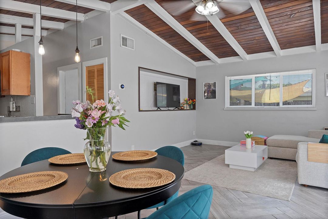 2807 SW 14th St - 040