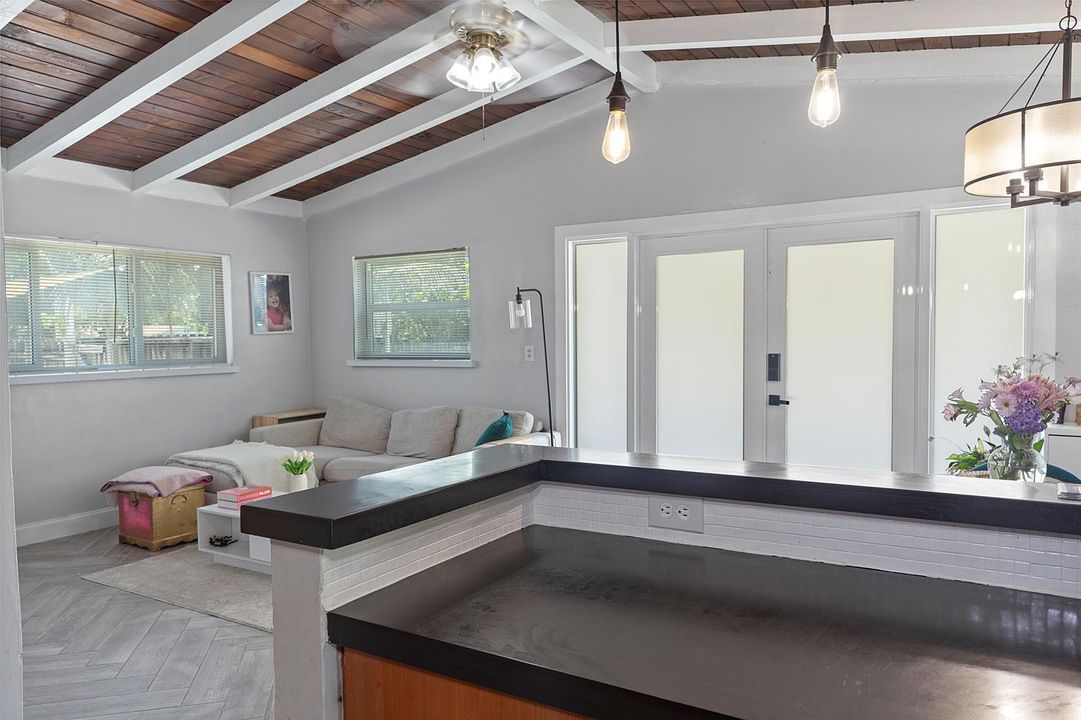 2807 SW 14th St - 048