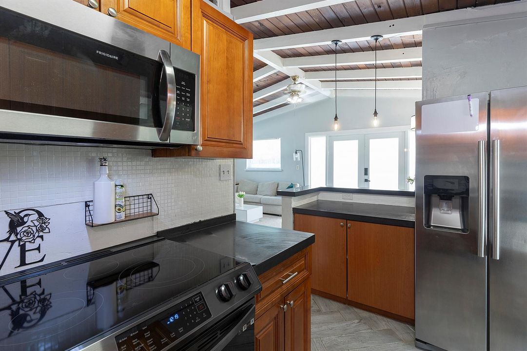 2807 SW 14th St - 047