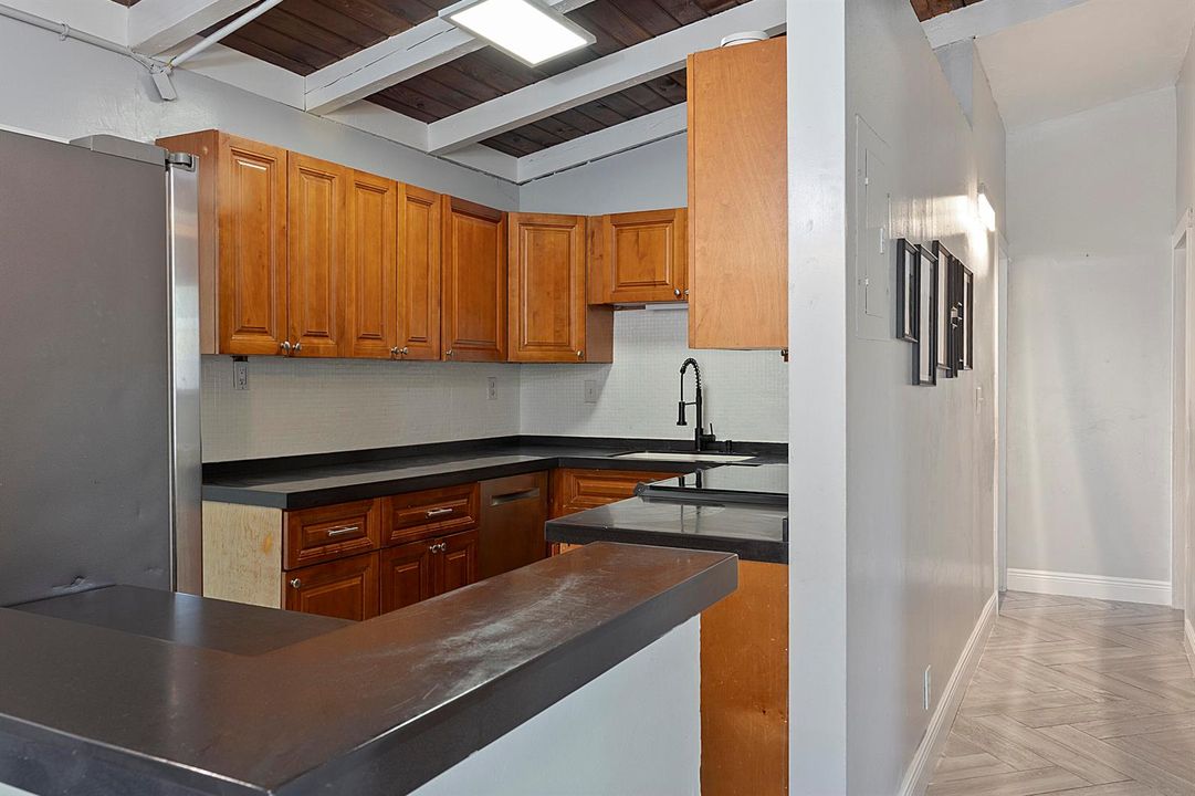 2807 SW 14th St - 044