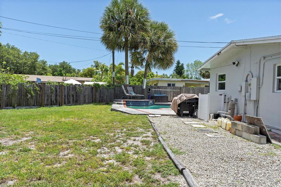 2807 SW 14th St - 073