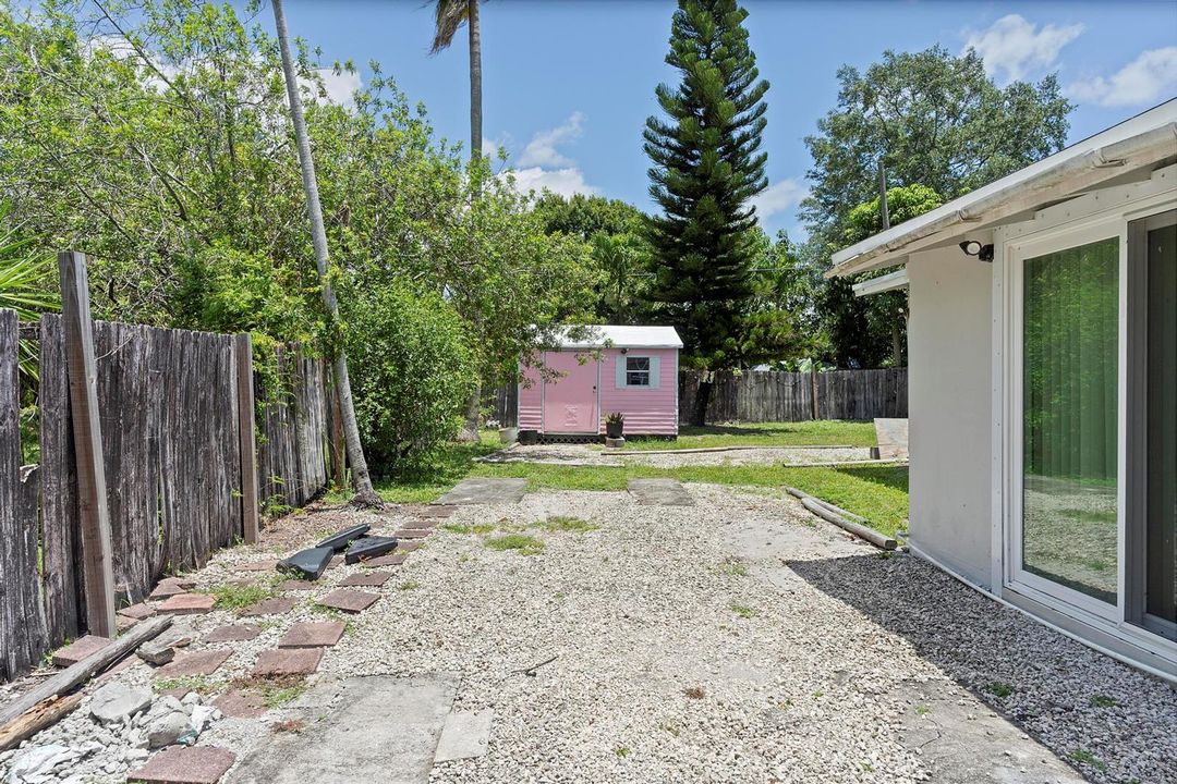 2807 SW 14th St - 074