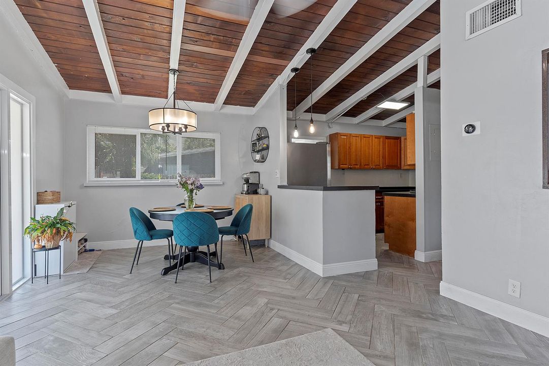2807 SW 14th St - 043