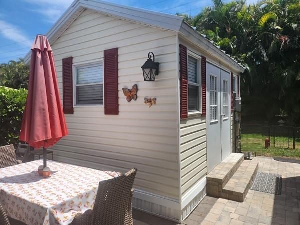 Casita, elect, 1/2 bath, includes W/D