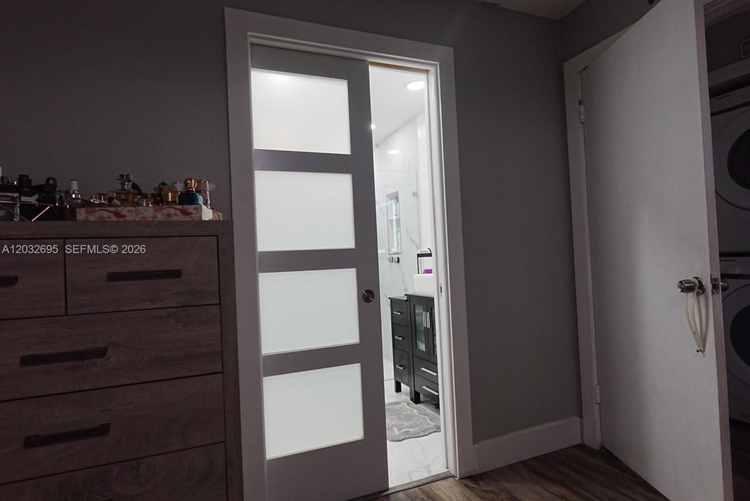 For Sale: $330,000 (2 beds, 2 baths, 1168 Square Feet)
