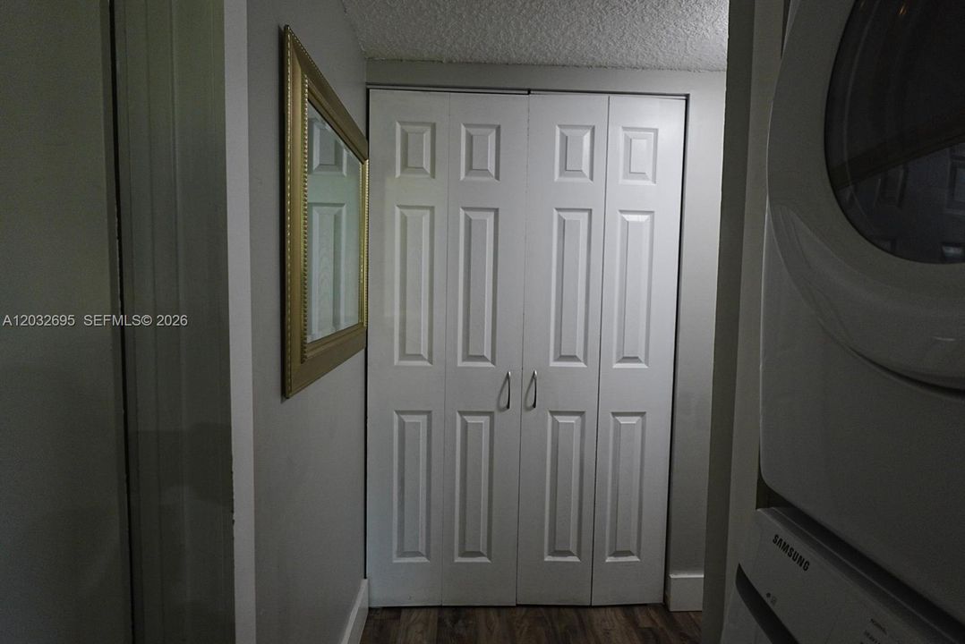 For Sale: $330,000 (2 beds, 2 baths, 1168 Square Feet)