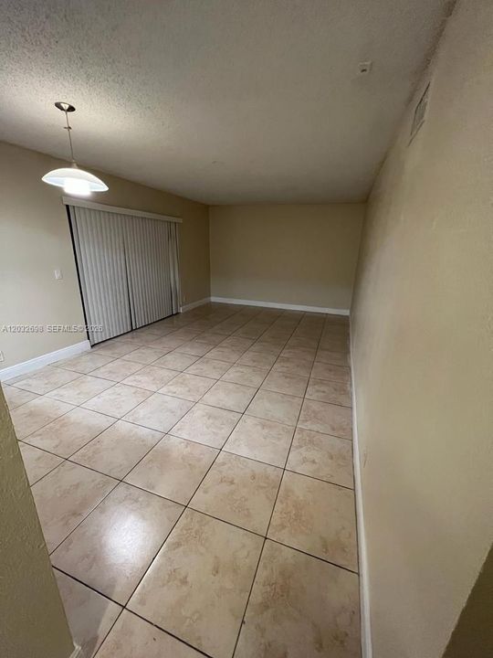 For Sale: $190,000 (2 beds, 1 baths, 904 Square Feet)