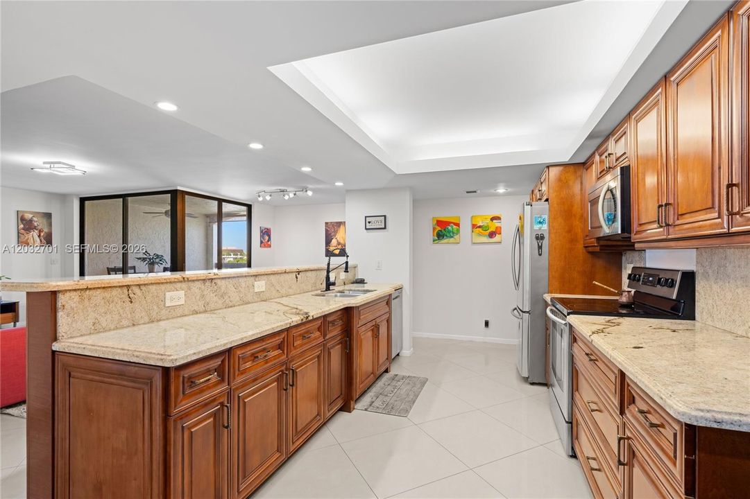 For Sale: $345,000 (2 beds, 2 baths, 1154 Square Feet)