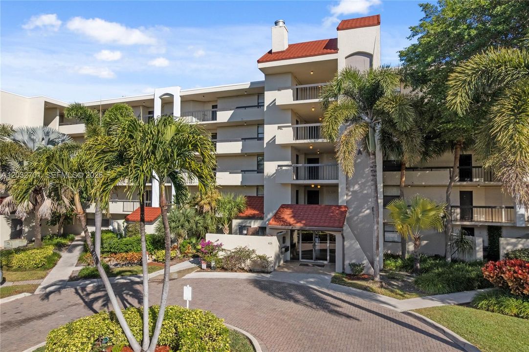 For Sale: $345,000 (2 beds, 2 baths, 1154 Square Feet)
