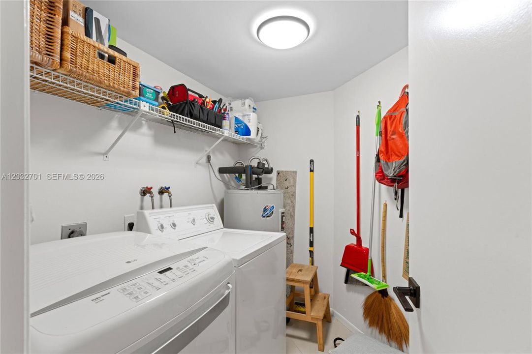 For Sale: $345,000 (2 beds, 2 baths, 1154 Square Feet)