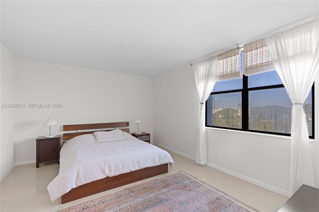 For Sale: $345,000 (2 beds, 2 baths, 1154 Square Feet)