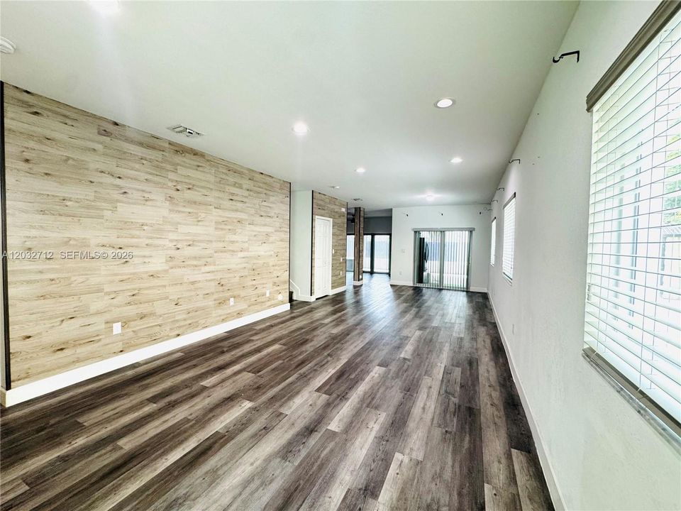 En Renta: $4,100 (5 camas, 3 baños, 2170 Pies cuadrados)