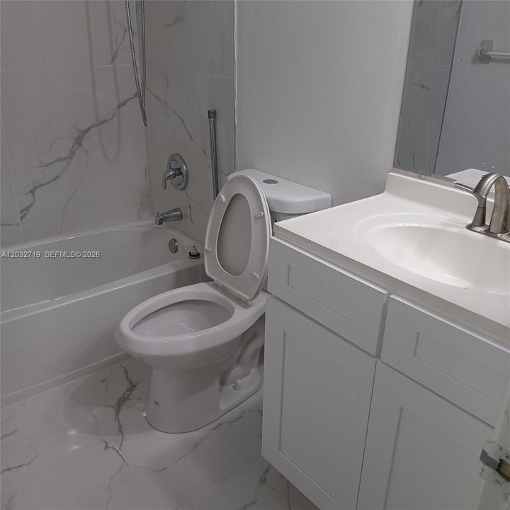 For Sale: $149,000 (2 beds, 2 baths, 768 Square Feet)