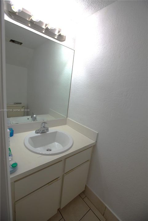 For Rent: $3,200 (3 beds, 2 baths, 1523 Square Feet)