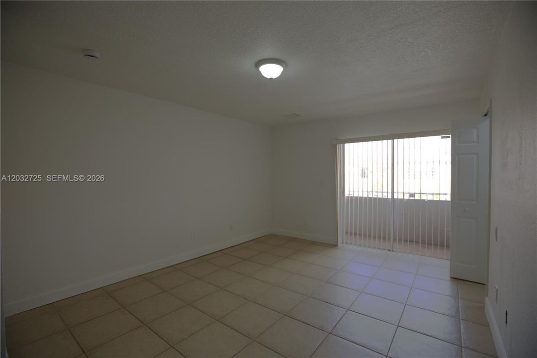 For Rent: $3,200 (3 beds, 2 baths, 1523 Square Feet)