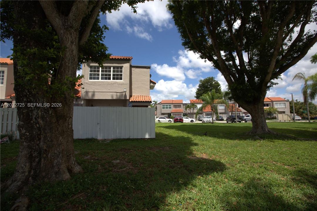 For Rent: $3,200 (3 beds, 2 baths, 1523 Square Feet)