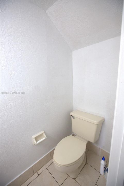 For Rent: $3,200 (3 beds, 2 baths, 1523 Square Feet)