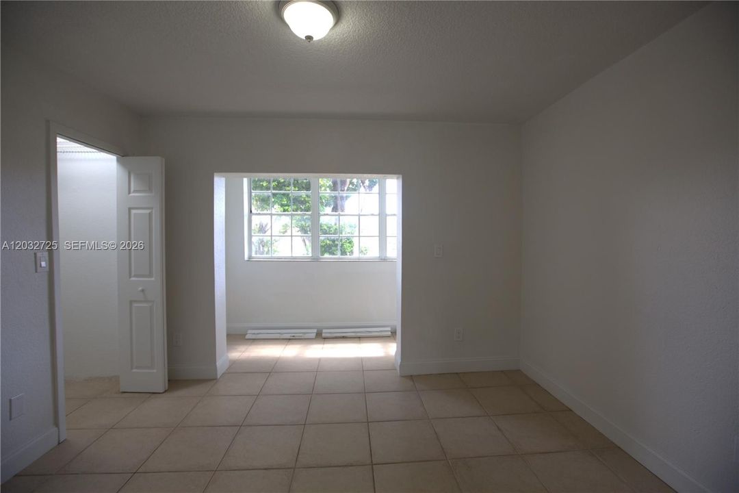 For Rent: $3,200 (3 beds, 2 baths, 1523 Square Feet)