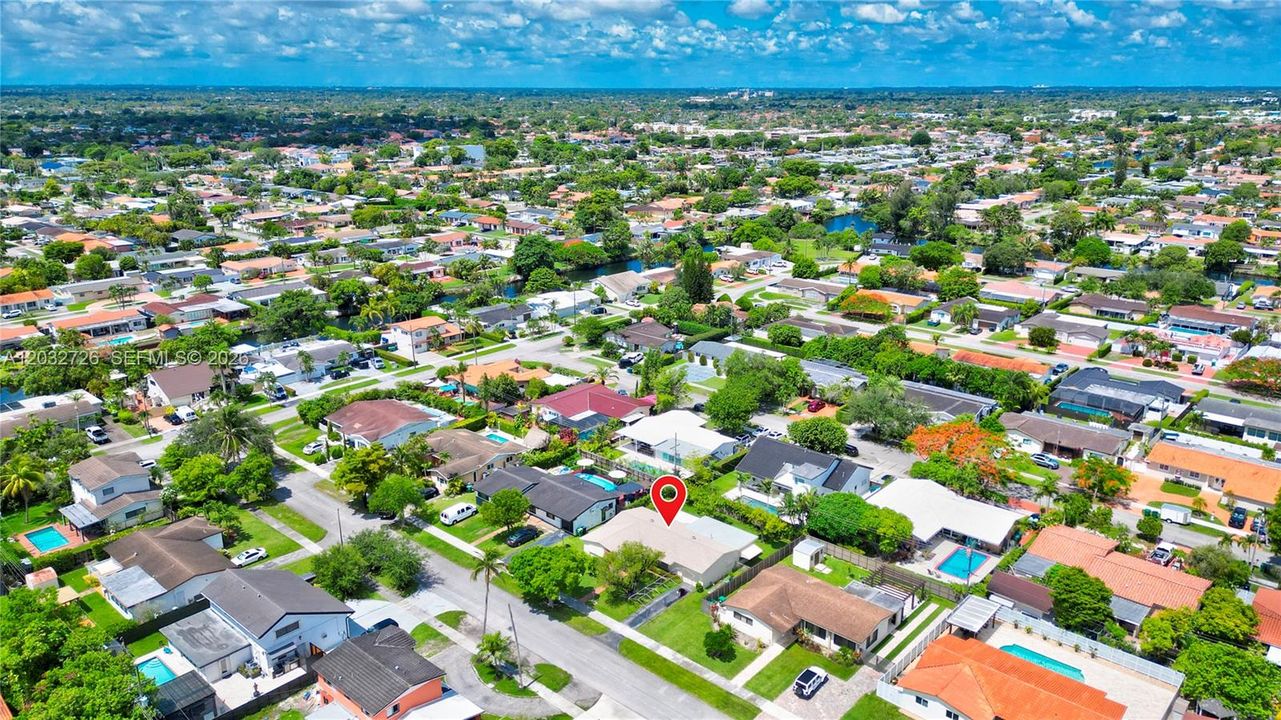 На продажу: $675,000 (3 спален, 2 ванн, 1350 Квадратных фут)