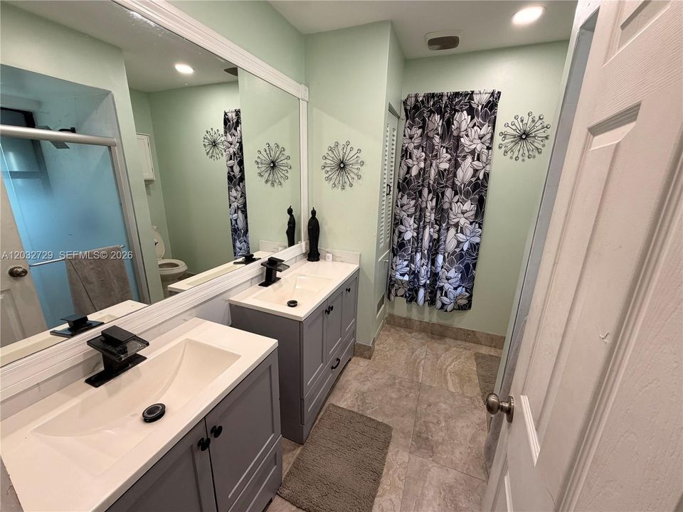 For Rent: $3,300 (3 beds, 2 baths, 1705 Square Feet)