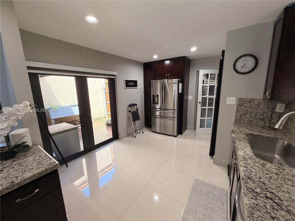 For Rent: $3,300 (3 beds, 2 baths, 1705 Square Feet)