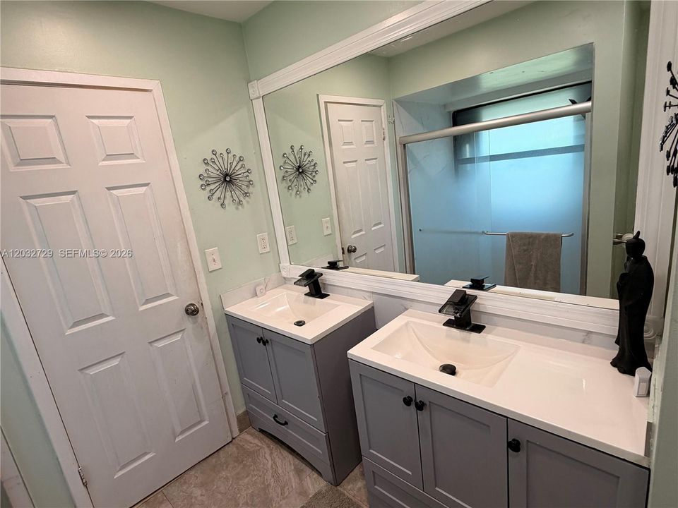 For Rent: $3,300 (3 beds, 2 baths, 1705 Square Feet)