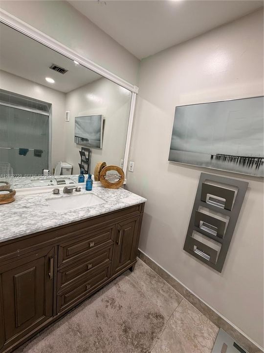 For Rent: $3,300 (3 beds, 2 baths, 1705 Square Feet)