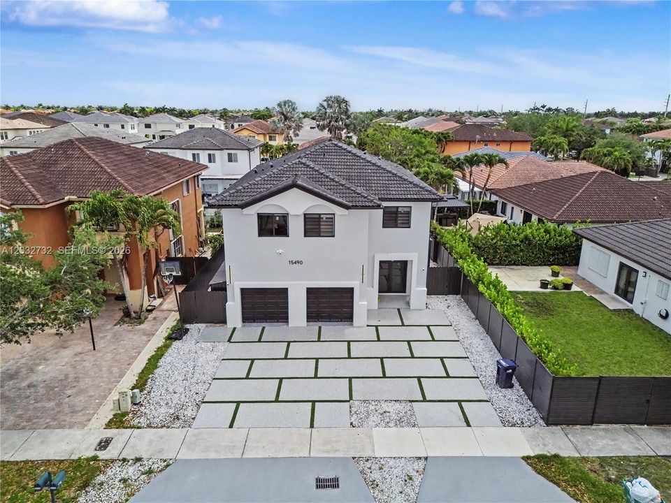 For Sale: $1,250,000 (5 beds, 4 baths, 2437 Square Feet)
