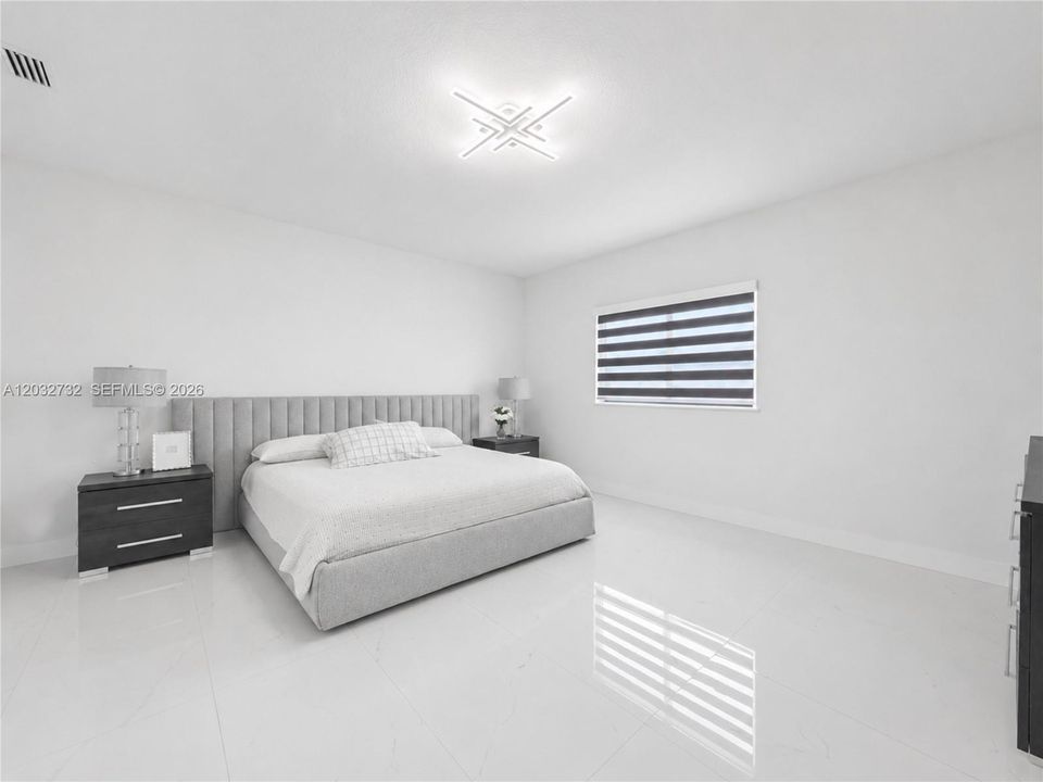 For Sale: $1,250,000 (5 beds, 4 baths, 2437 Square Feet)
