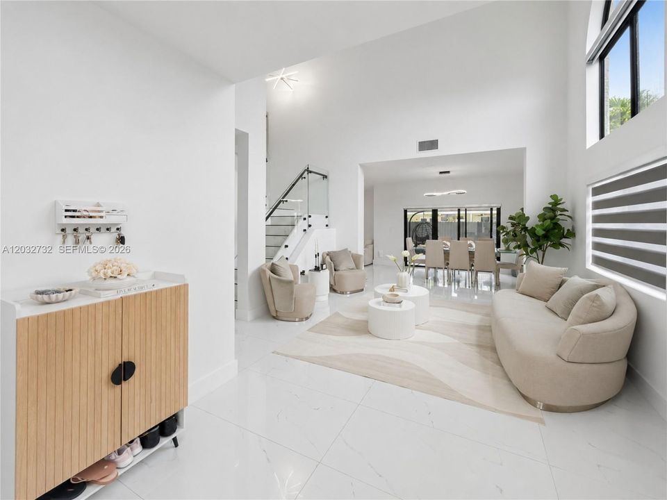 For Sale: $1,250,000 (5 beds, 4 baths, 2437 Square Feet)