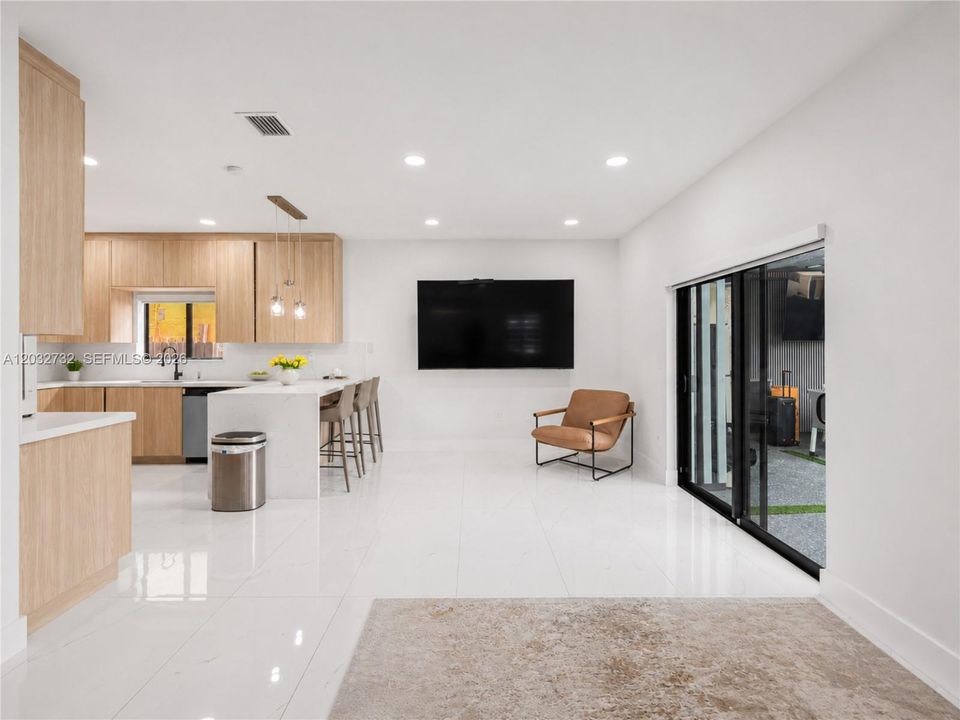 For Sale: $1,250,000 (5 beds, 4 baths, 2437 Square Feet)