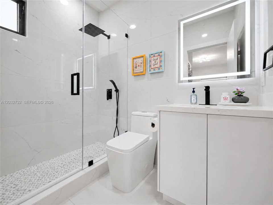 For Sale: $1,250,000 (5 beds, 4 baths, 2437 Square Feet)