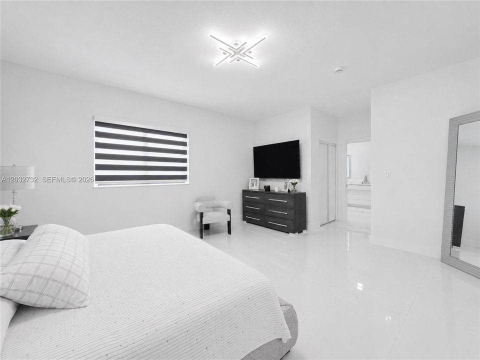 For Sale: $1,250,000 (5 beds, 4 baths, 2437 Square Feet)