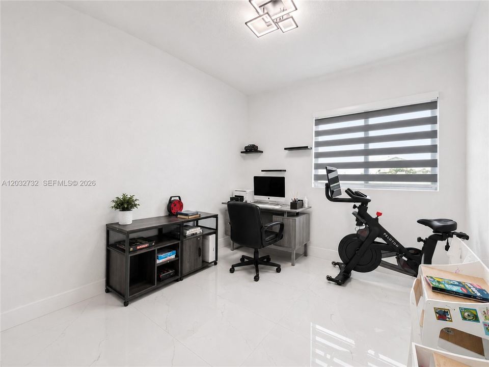For Sale: $1,250,000 (5 beds, 4 baths, 2437 Square Feet)