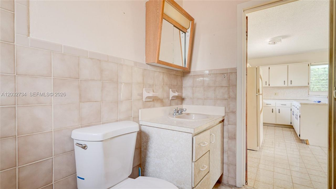 На продажу: $999,999 (5 спален, 4 ванн, 1949 Квадратных фут)