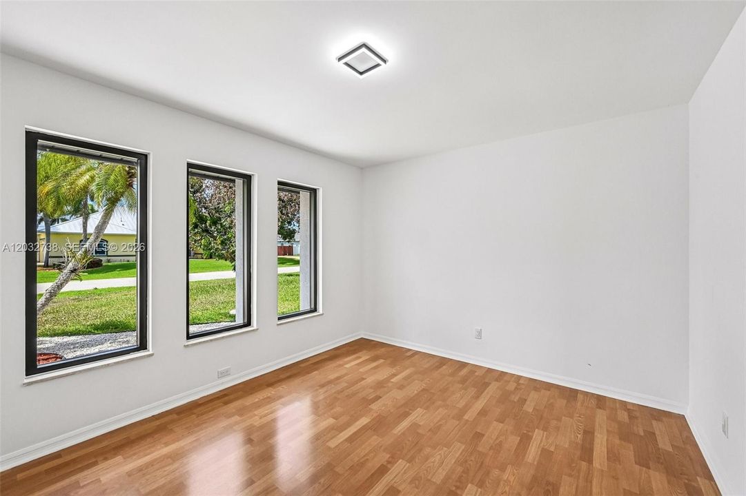 En Venta: $549,200 (3 camas, 2 baños, 1746 Pies cuadrados)