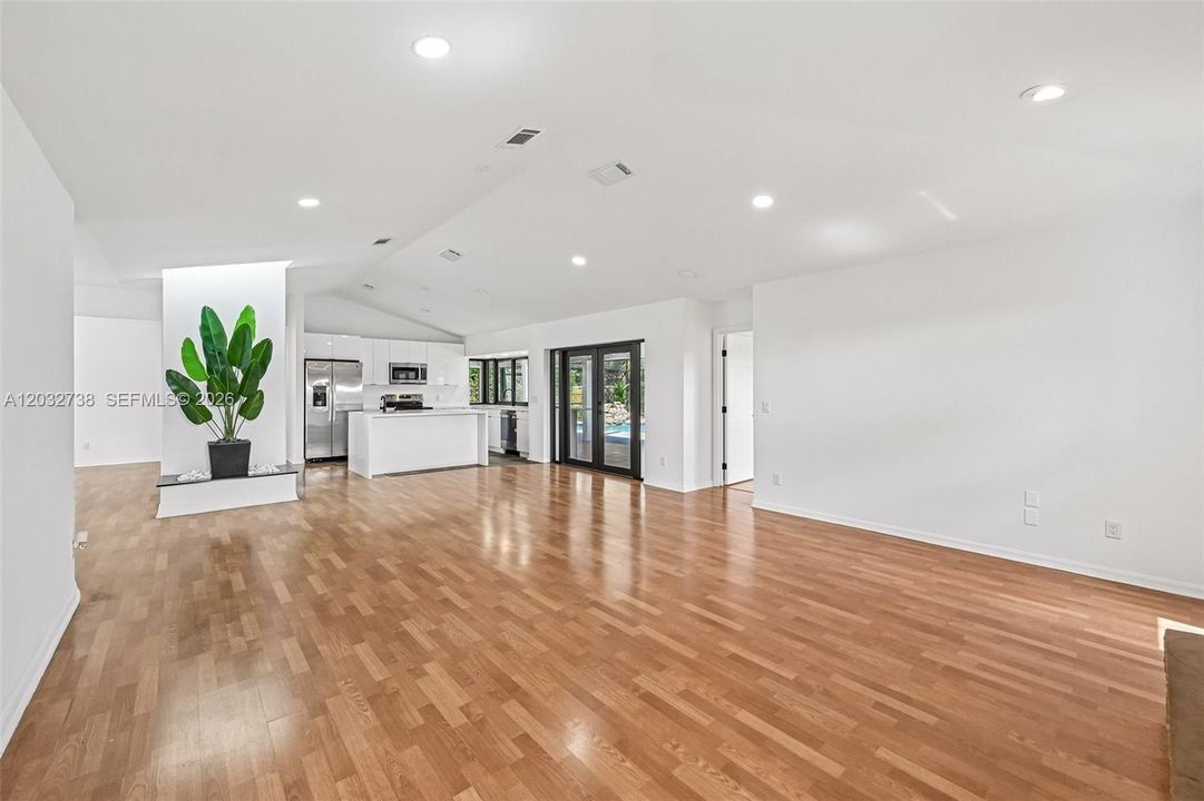 En Venta: $549,200 (3 camas, 2 baños, 1746 Pies cuadrados)