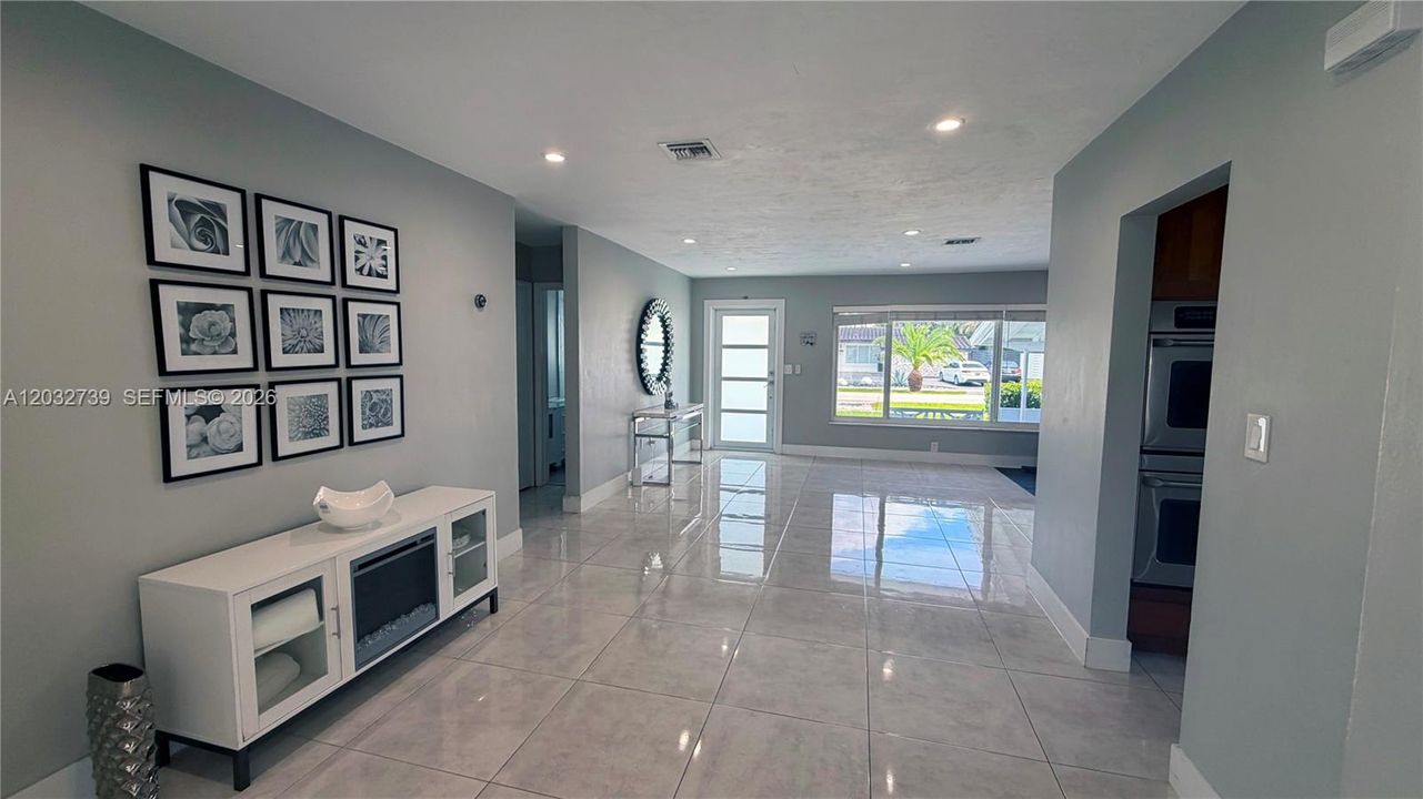 For Sale: $720,000 (3 beds, 2 baths, 1666 Square Feet)